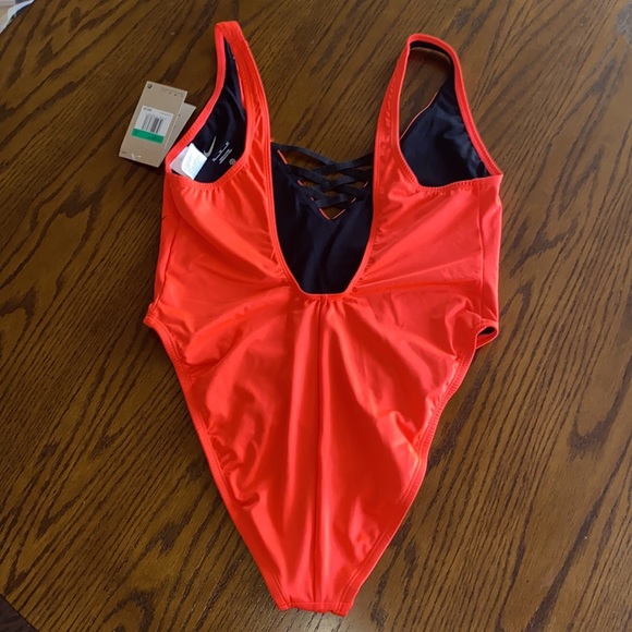 Nike Coral High Cut Leg Plunge Logo One Piece Swimsuit - Picture 3 of 5
